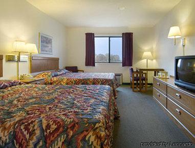 Super 8 By Wyndham Smithville Lake Szoba fotó